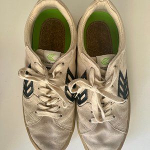 Cariuma Catiba Pro - Gently Used